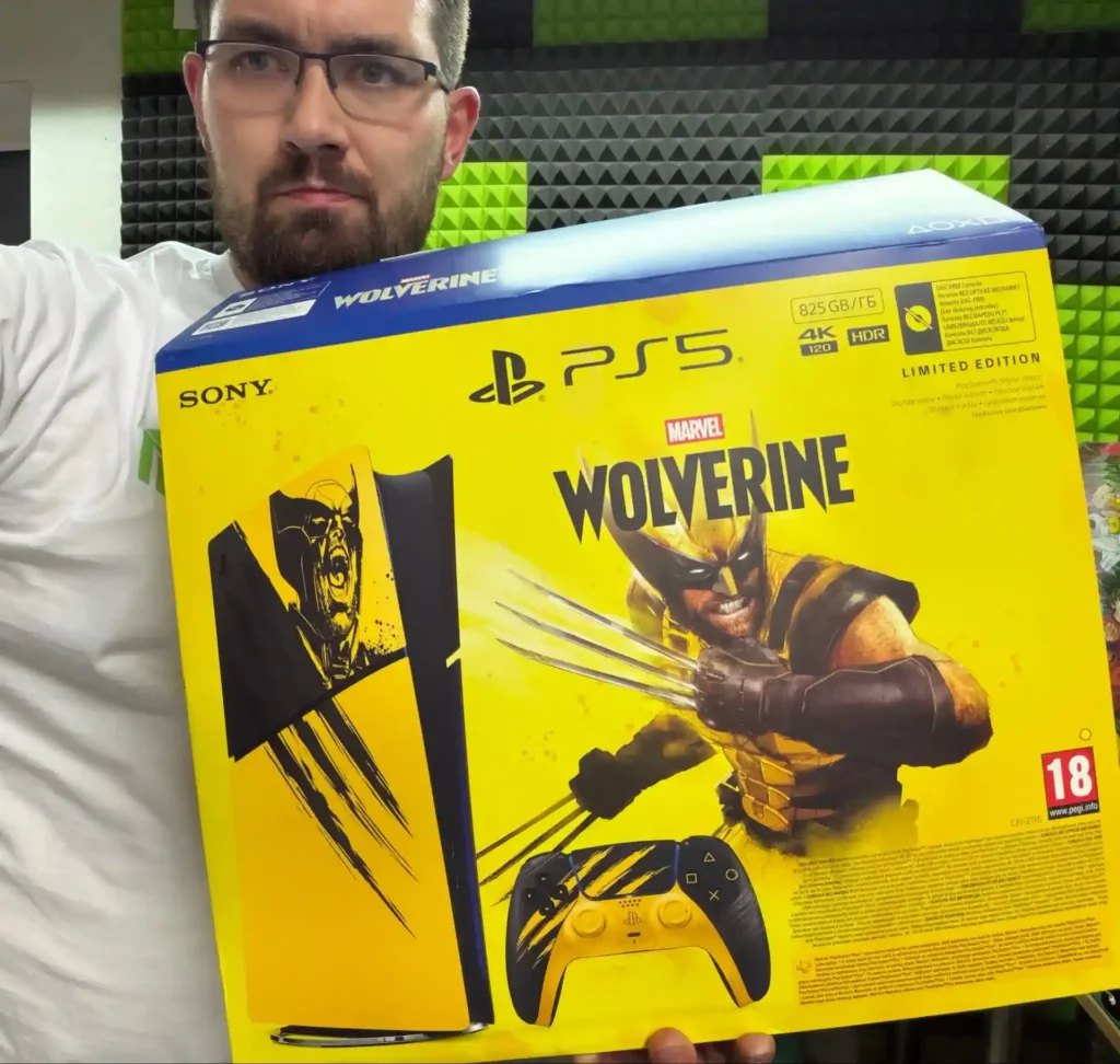 مقایسه اندازه مادربرد PS5 Slim با مادربرد PS5 استاندارد